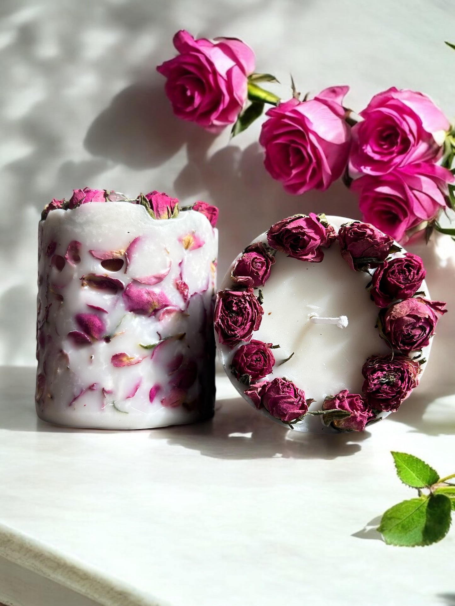 Candle with dried Rose flower - Dessert Rose Scent