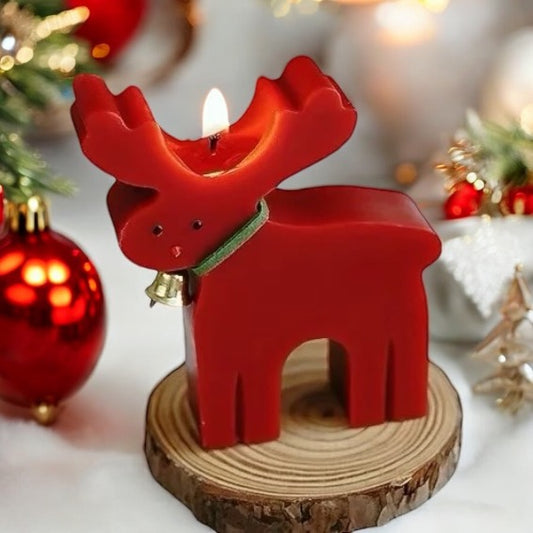 Fawn Christmas Candle - Cozy Winter Glow with Handmade Charm